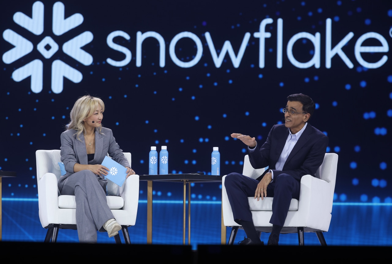 Snowflake Revenue Rises As AI Adoption Accelerates