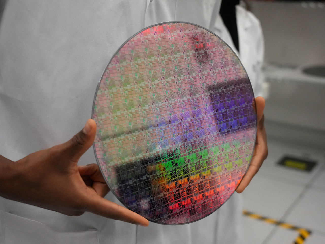 Applied Materials Profit Rises on Soaring AI Demand