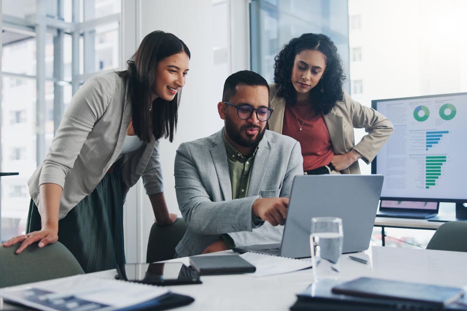 ROI em investimentos em saúde mental recalculados devido a baixo custo na escala Generative AI Orientação Psicológica